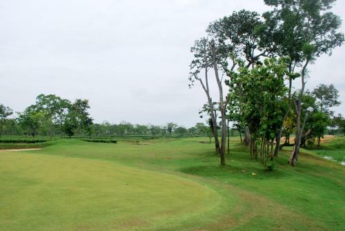 Hotel Kaziranga Golf Resort