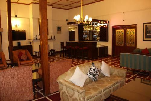 Hotel Kaziranga Golf Resort