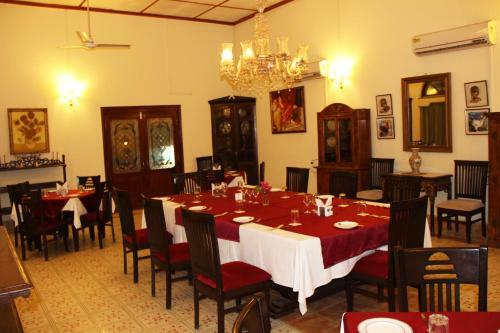 Hotel Kaziranga Golf Resort