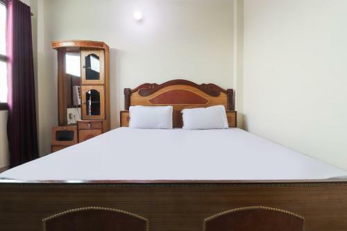 Spot On 48520 Hotel Shobhan