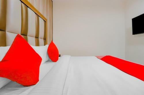 Oyo Jal138 Hotel White Western