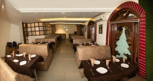 Raja Hotel