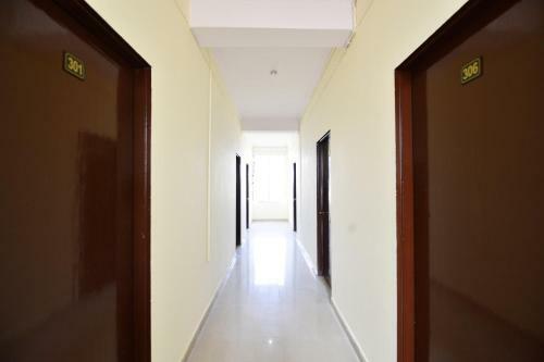 Oyo 22966 Hotel Raj Niwas