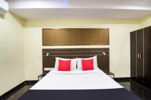 Capital O 44536 Hotel Pc Palace