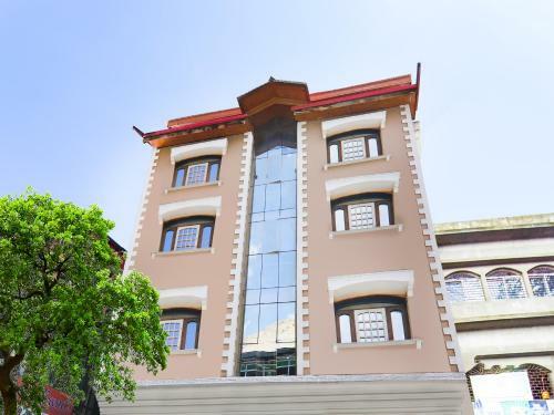 Capital O 44536 Hotel Pc Palace