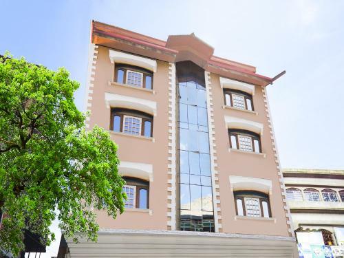 Capital O 44536 Hotel Pc Palace