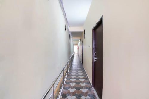 Oyo 45058 V-hotel