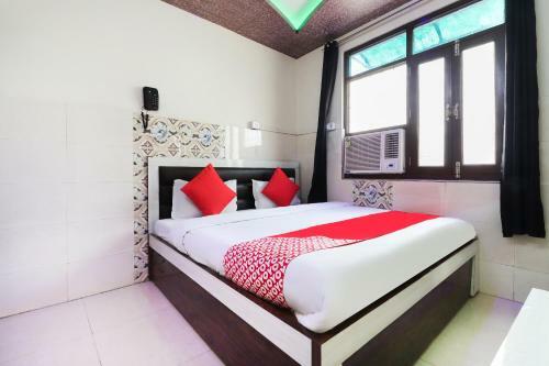 Oyo 69930 Hotel Kanha Dham