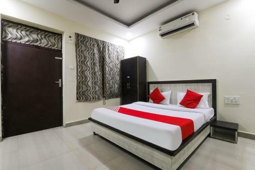 Oyo 75205 Hotel Samrat