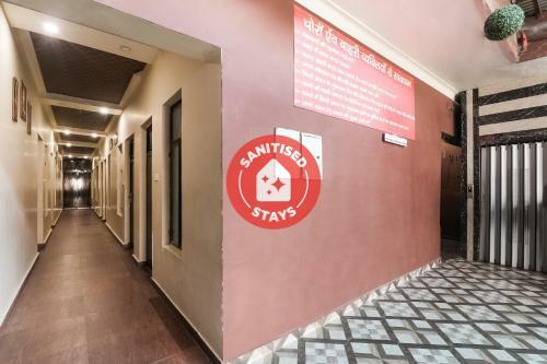 Oyo 75205 Hotel Samrat