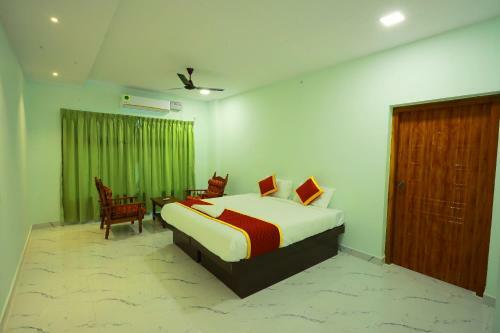Hotel Rajeswari International