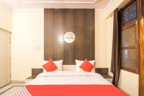 Hotel Oyo 78411 The Luxury Living