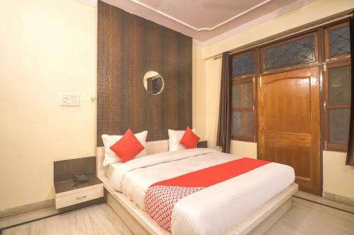 Hotel Oyo 78411 The Luxury Living