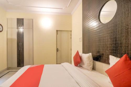 Hotel Oyo 78411 The Luxury Living