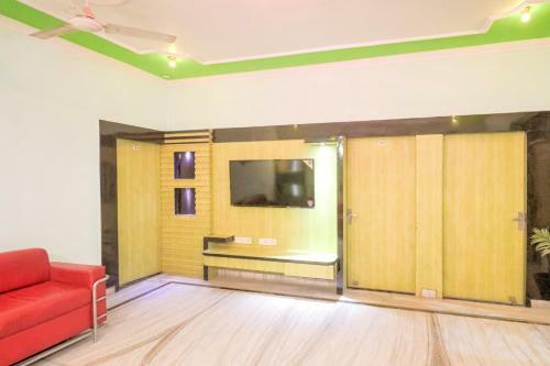 Hotel Oyo 78411 The Luxury Living