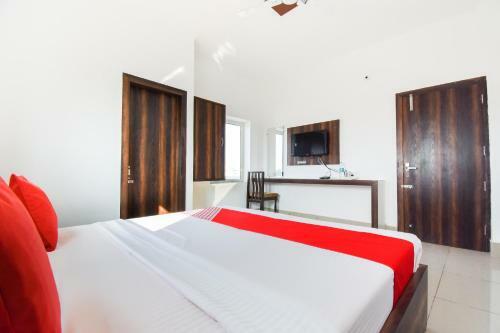 Oyo 62051 Hotel Bhardwaj