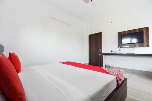 Oyo 62051 Hotel Bhardwaj