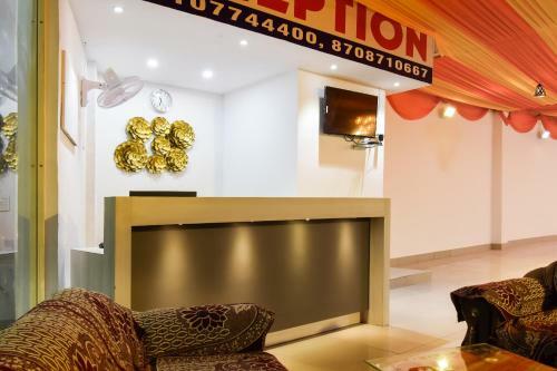 Oyo 62051 Hotel Bhardwaj