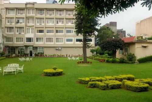 Hotel Cardinal Ambica