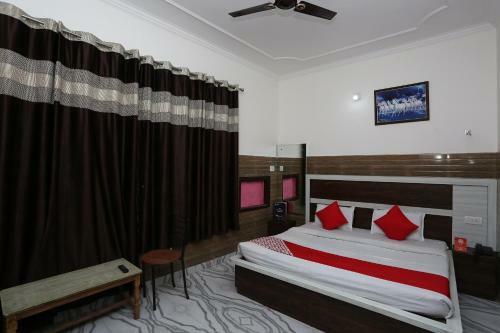 Hostal Oyo 24893 Palak Lodge