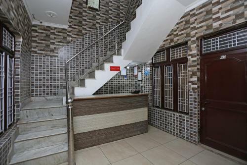 Hostal Oyo 24893 Palak Lodge
