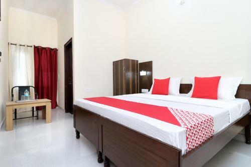 Oyo 24122 Hotel Sharnam