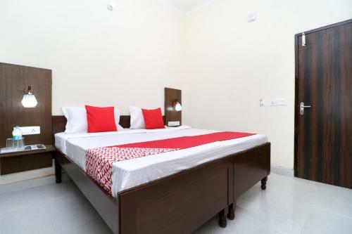 Oyo 24122 Hotel Sharnam