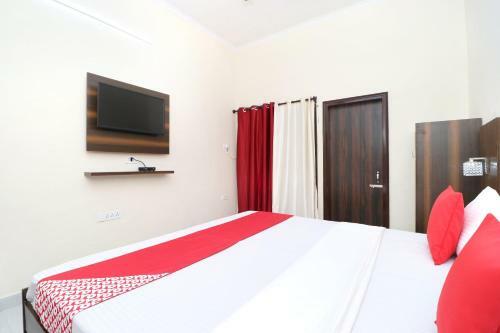 Oyo 24122 Hotel Sharnam