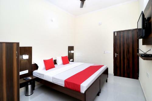 Oyo 24122 Hotel Sharnam