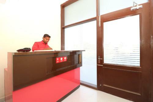 Oyo 24122 Hotel Sharnam