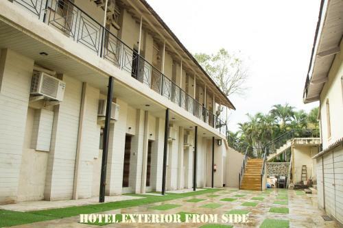 Hotel Girija