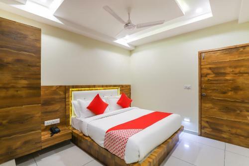 Oyo 64029 Hotel Phoenix
