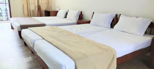 Posada Budget Lakeside Suites