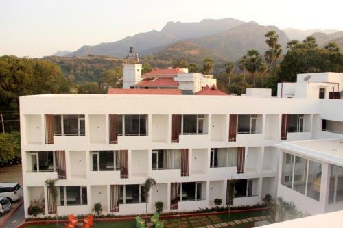 Hotel Saaral Resort
