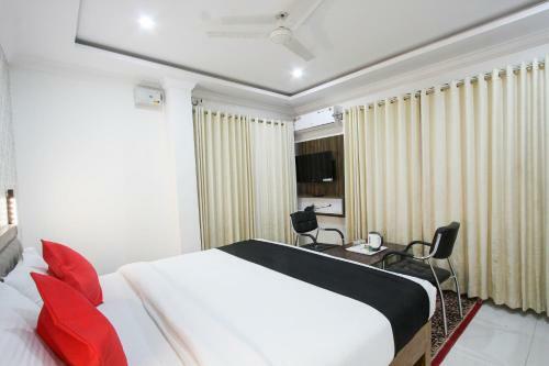 Hotel Oyo 23994 Rich Fort