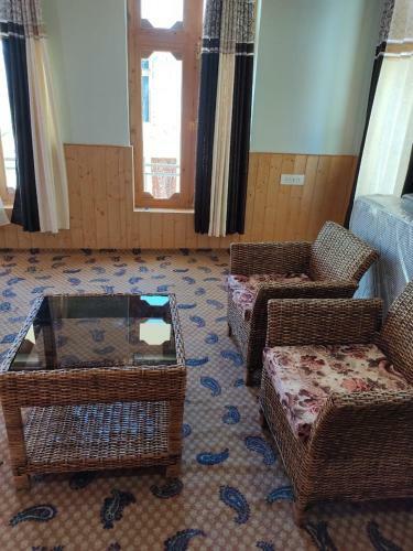Hostal Paradise Leh Residency