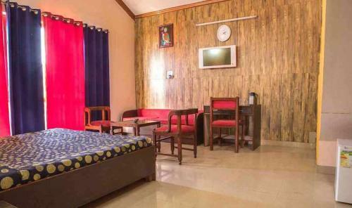 Hotel Blue Pine Resort