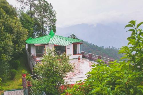 Hotel Blue Pine Resort