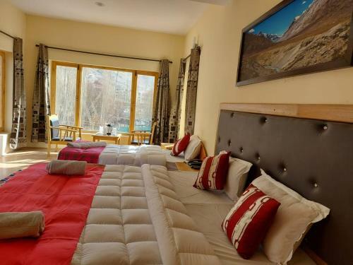Hotel Khakshal Chubi