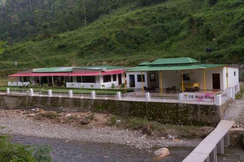Hotel Adb Mt. Resorts Lansdowne