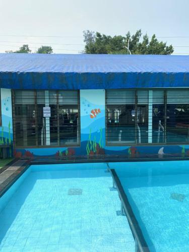 Hotel Honeybee Resort