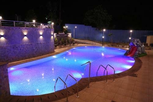 Hotel Sukkur Bhavan's Sb Resorts & Lawns