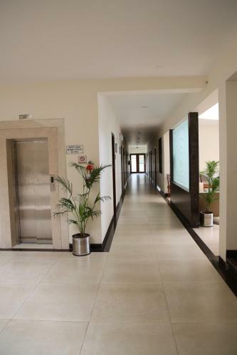 Hotel Sukkur Bhavan's Sb Resorts & Lawns