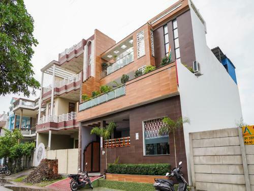 Hotel Oyo 75521 Silk Inn