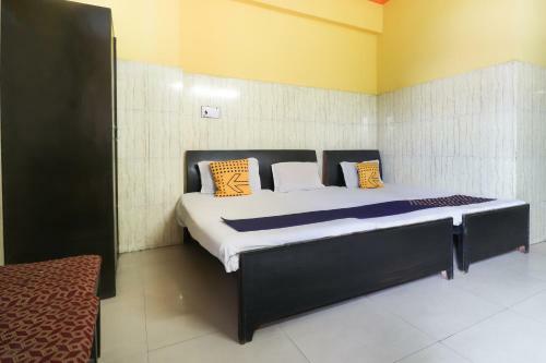 Spot On 61307 Hotel Geet Palace