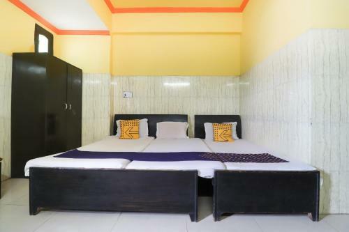 Spot On 61307 Hotel Geet Palace