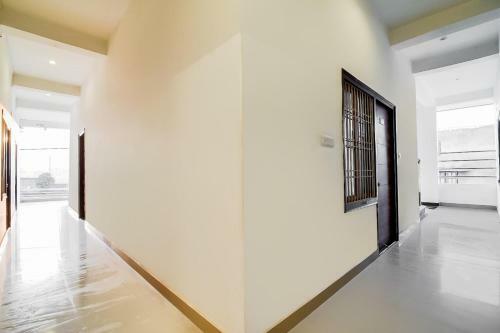 Hotel Capital O 70894 Sarovar Inn