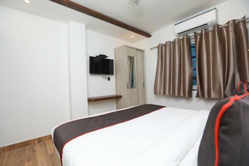 Hotel Collection O 42661 One8 Wave Mall