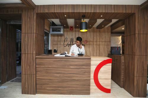 Hotel Collection O 42661 One8 Wave Mall