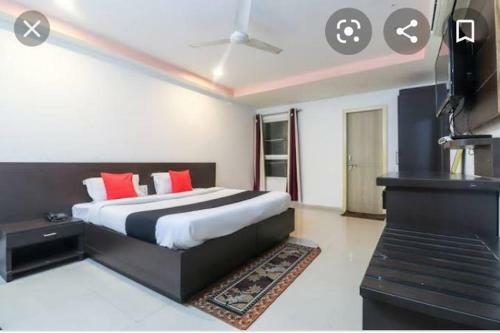 Hotel P S Grand